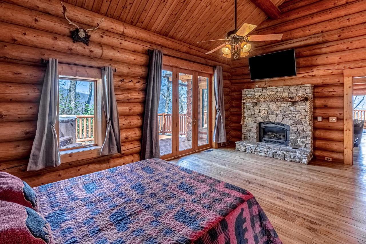 Two Bears Villa Франклин Екстериор снимка
